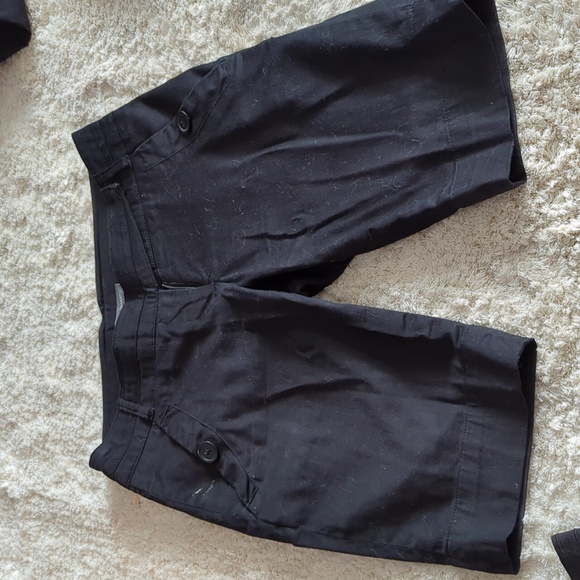 Black bottoms - Picture 2 of 3